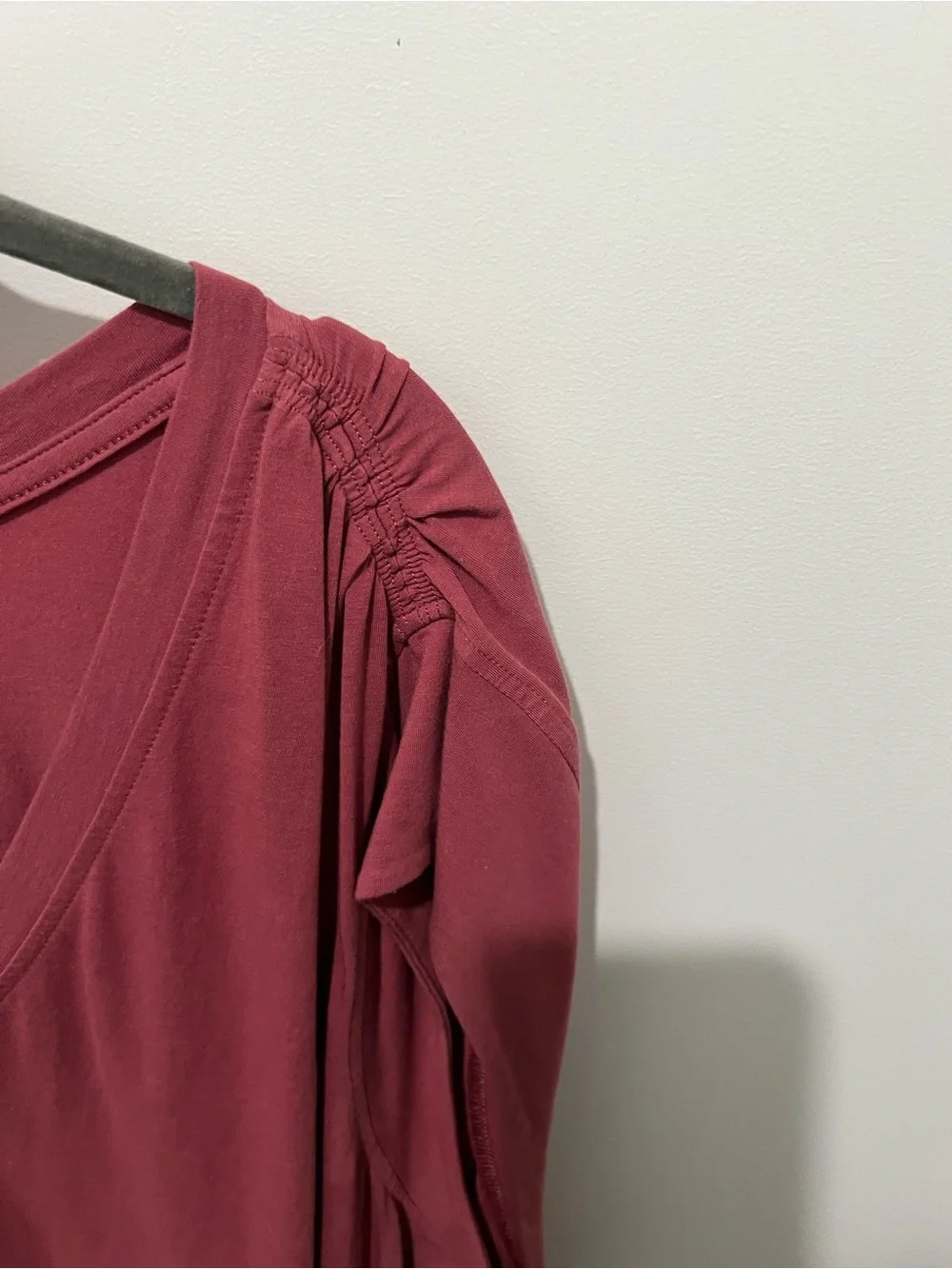 Athleta Women's V-Neck Long Sleeve Top in Wine - Picture 4 of 5